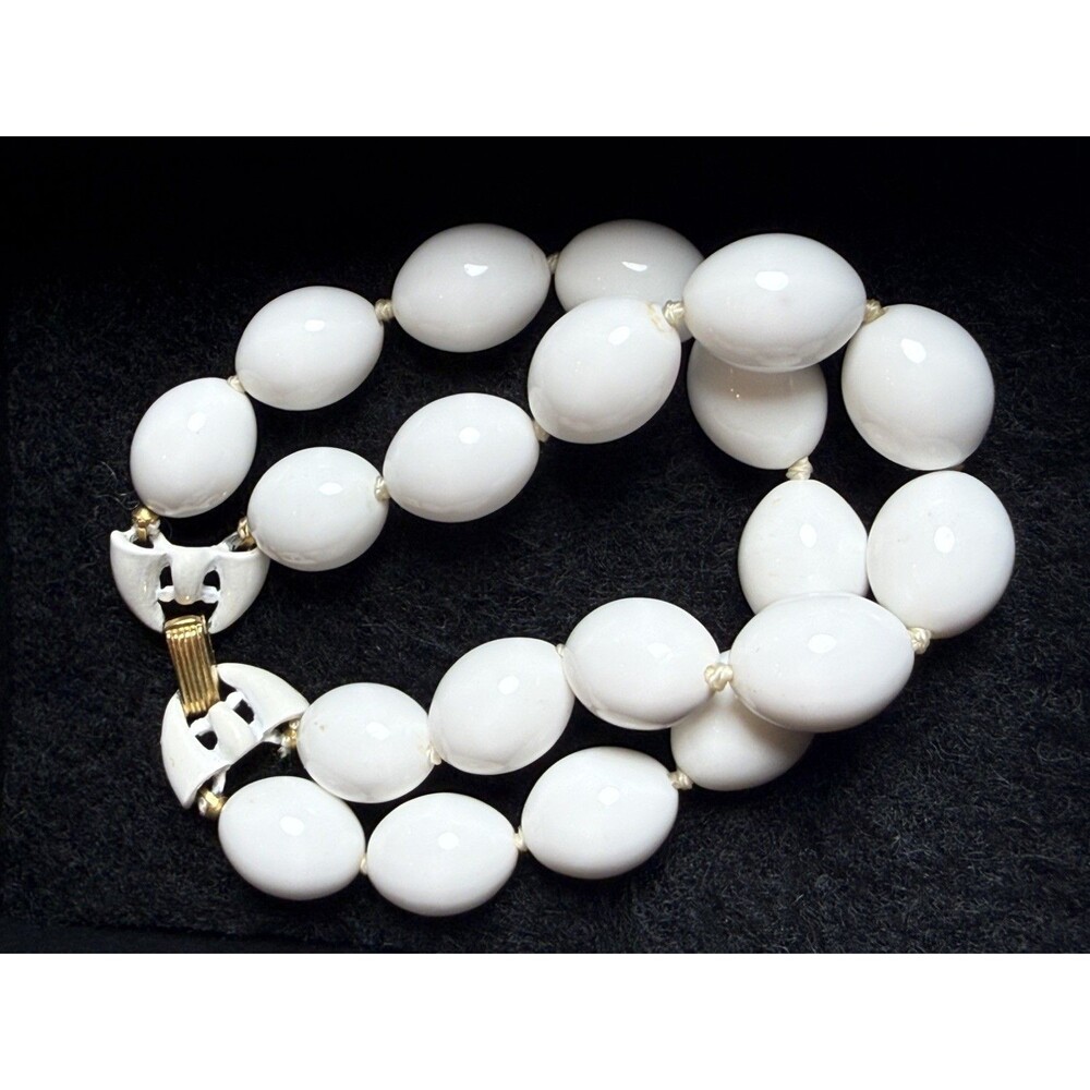 Vintage White Bead Crown Trifari Beaded Double-Strand Bracelet